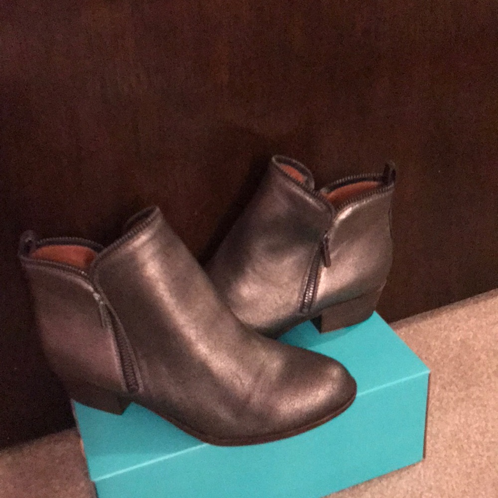 Lucky Brand booties size 7womens/5Kids